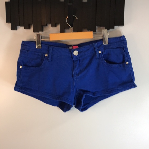 Almost Famous Shorts Size 13 - Picture 3 of 7